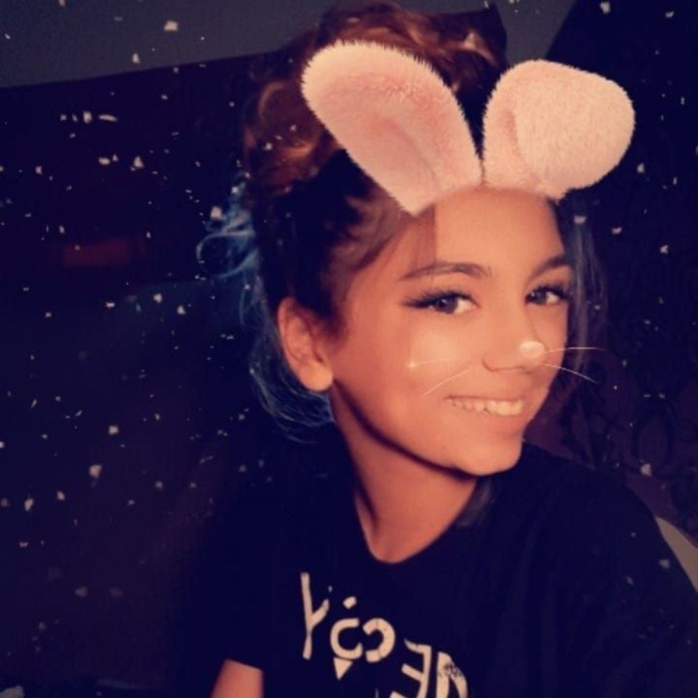 Meet your Posher, Adria